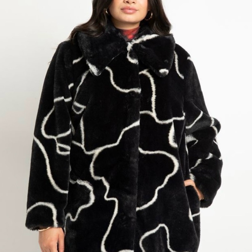 ELOQUII Women's Black and White Faux Fur Coat
